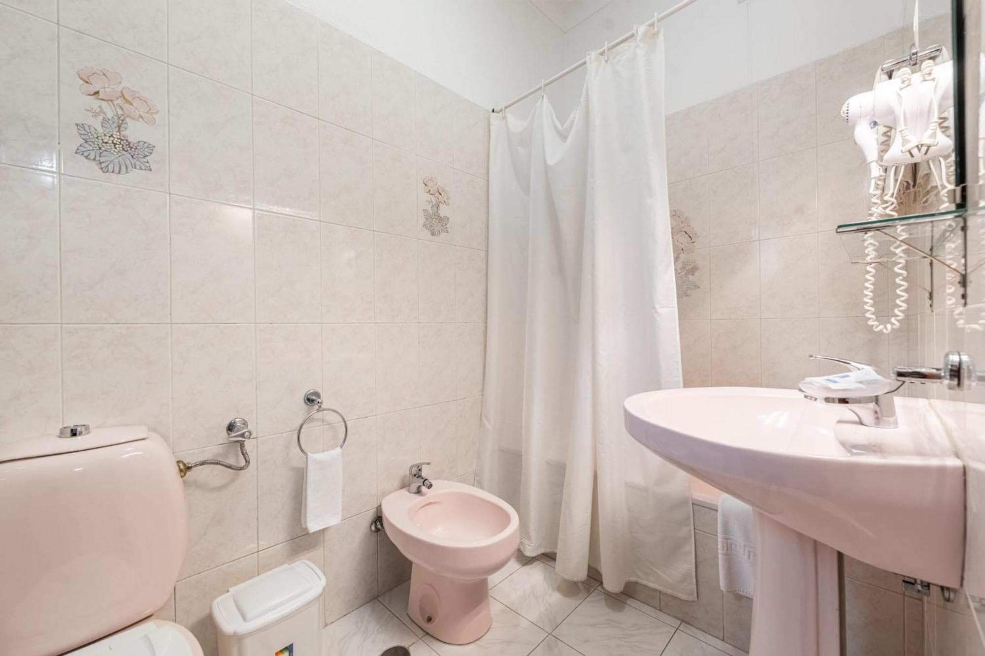 O Pimpao Hotel Герес Екстериор снимка