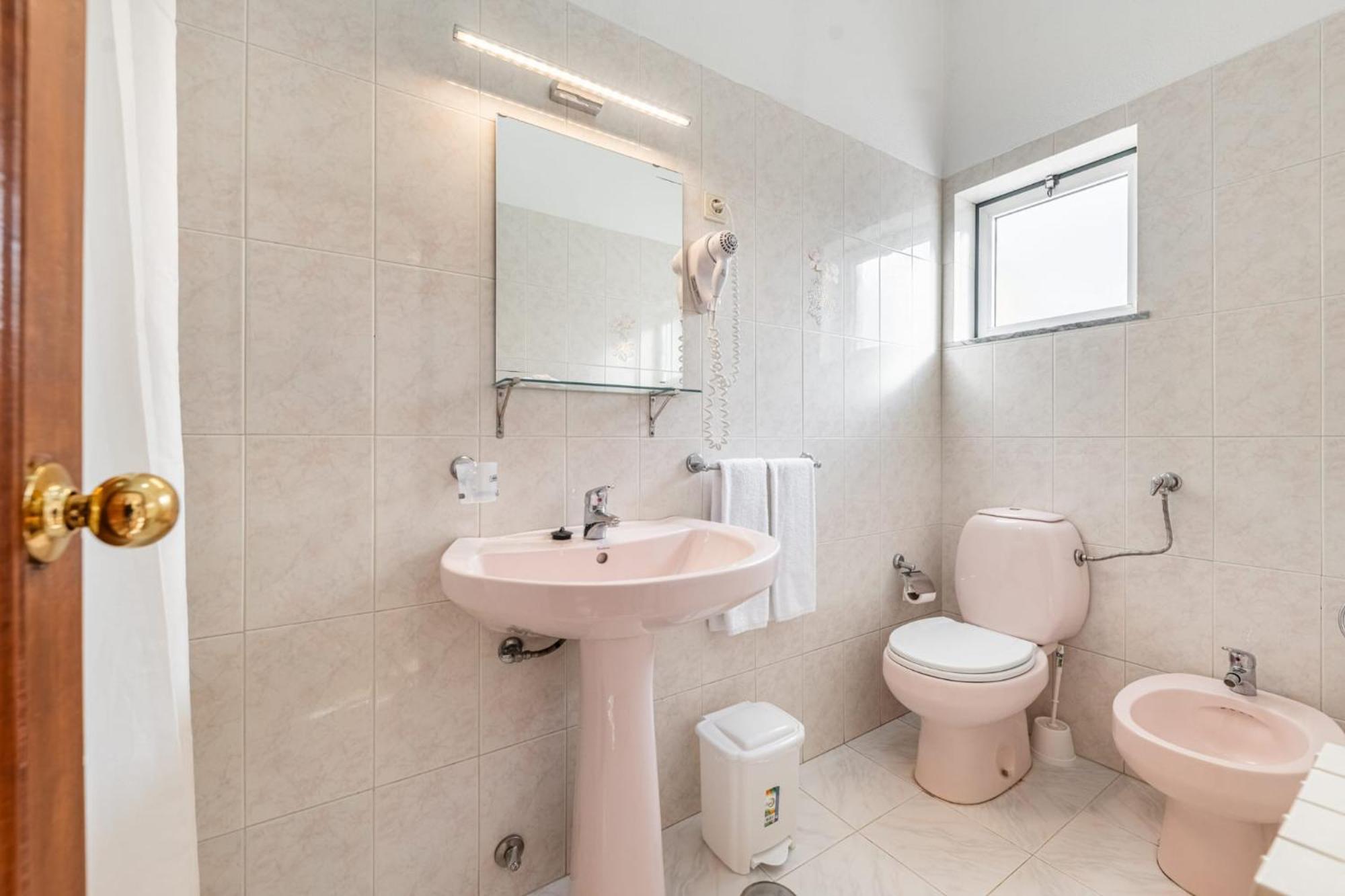 O Pimpao Hotel Герес Екстериор снимка