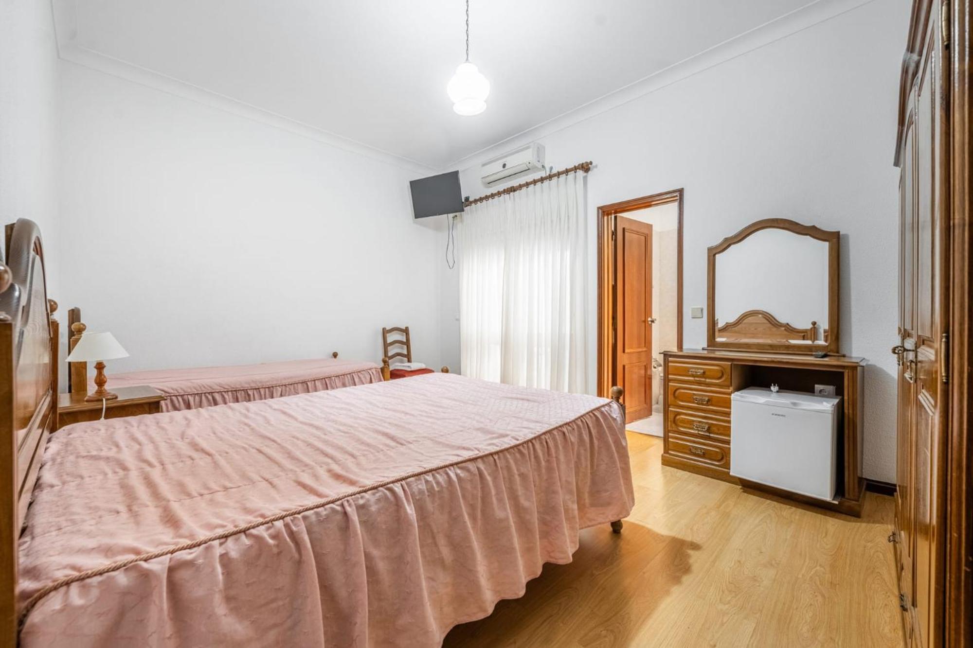 O Pimpao Hotel Герес Екстериор снимка