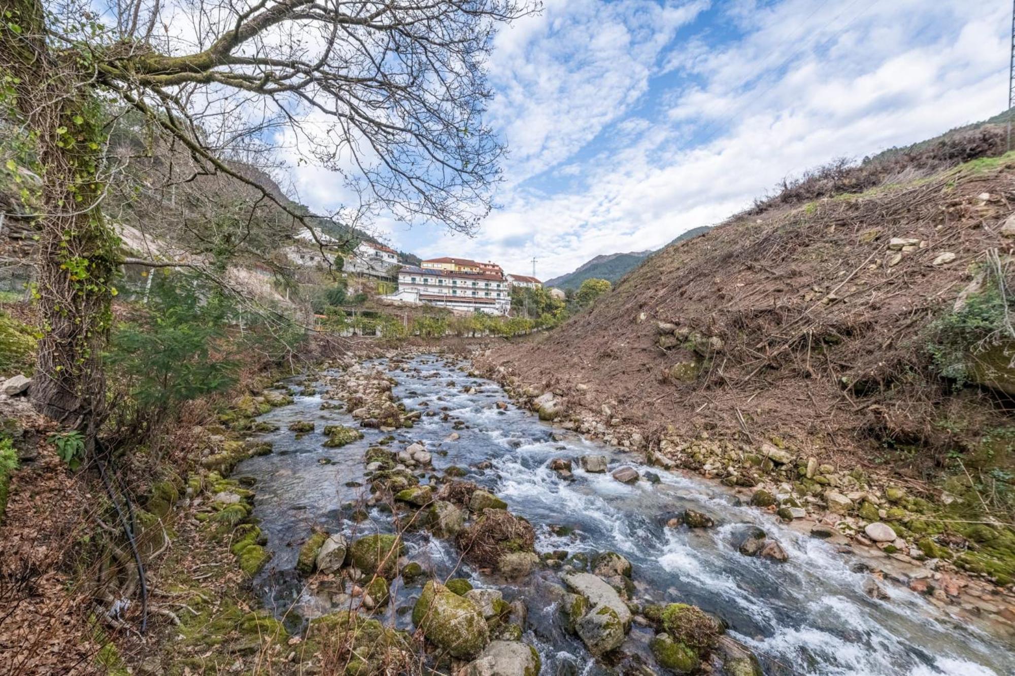 O Pimpao Hotel Герес Екстериор снимка