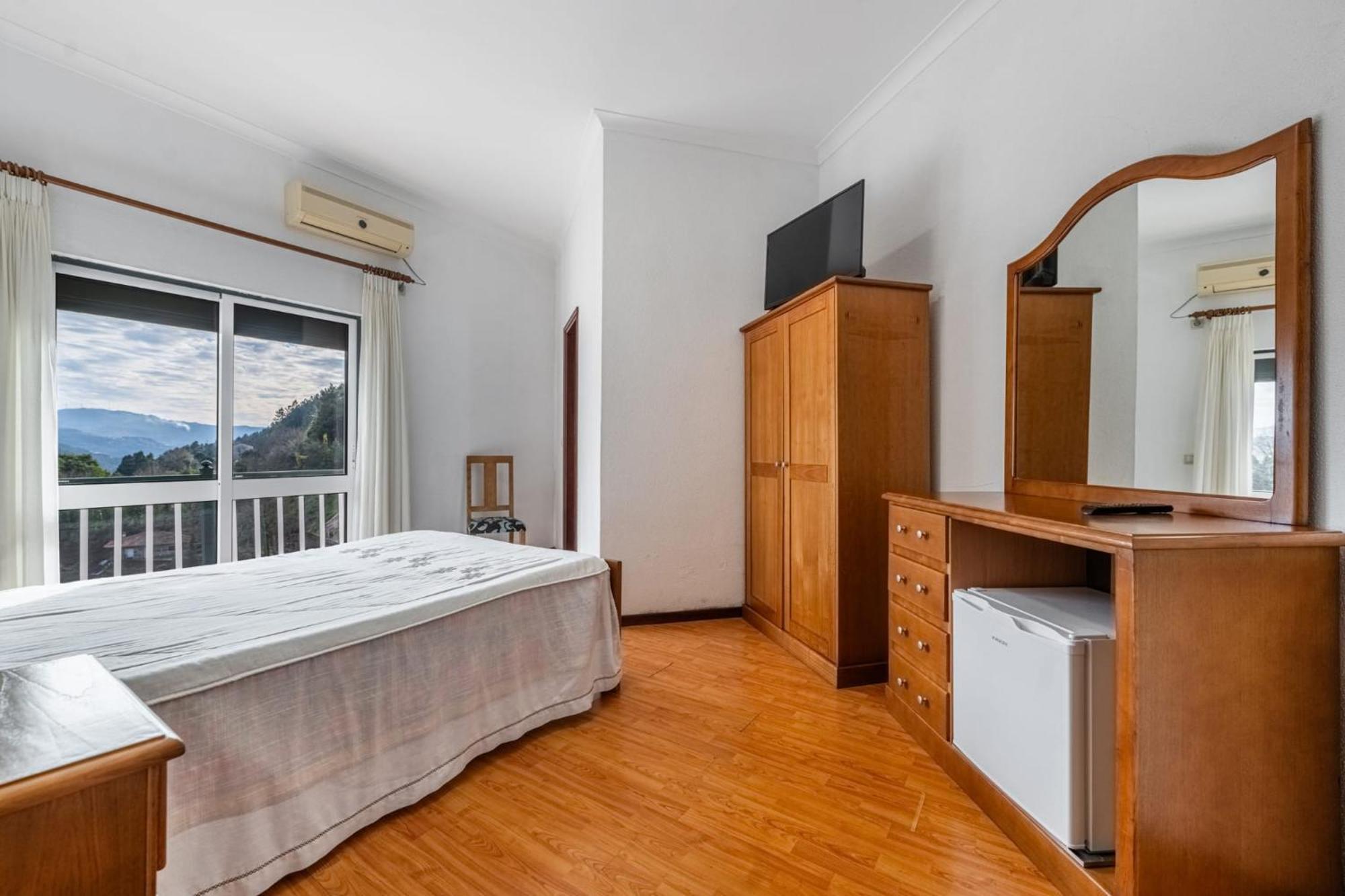 O Pimpao Hotel Герес Екстериор снимка